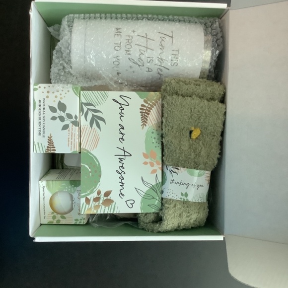 YOU ARE AWESOME Gift Box - Picture 2 of 8